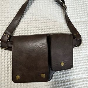 Leather belt pack